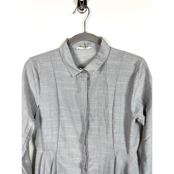 Liquid by sioni gray button‎ up top - Picture 2 of 7